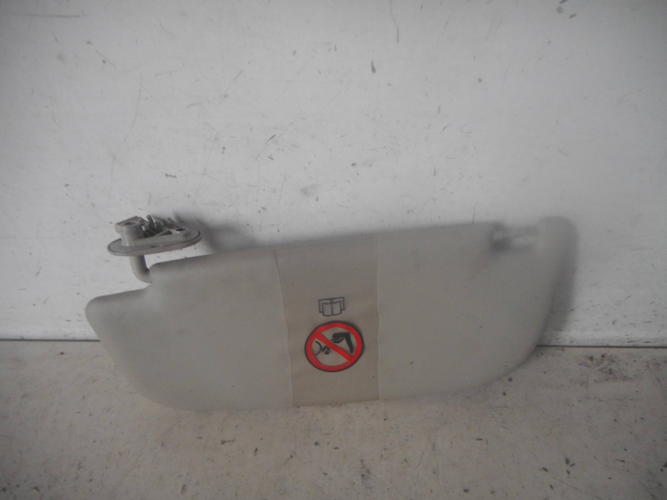 Aletta parasole parabrezza dx.